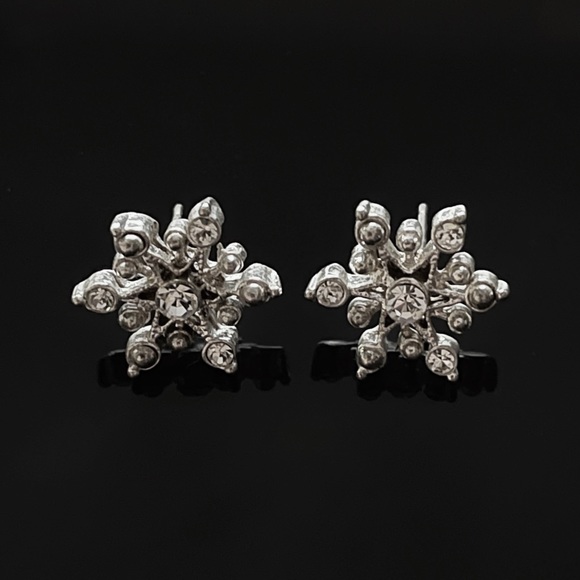 ✨Vintage Snowflakes Rhinestones Stud Earrings - Picture 2 of 2